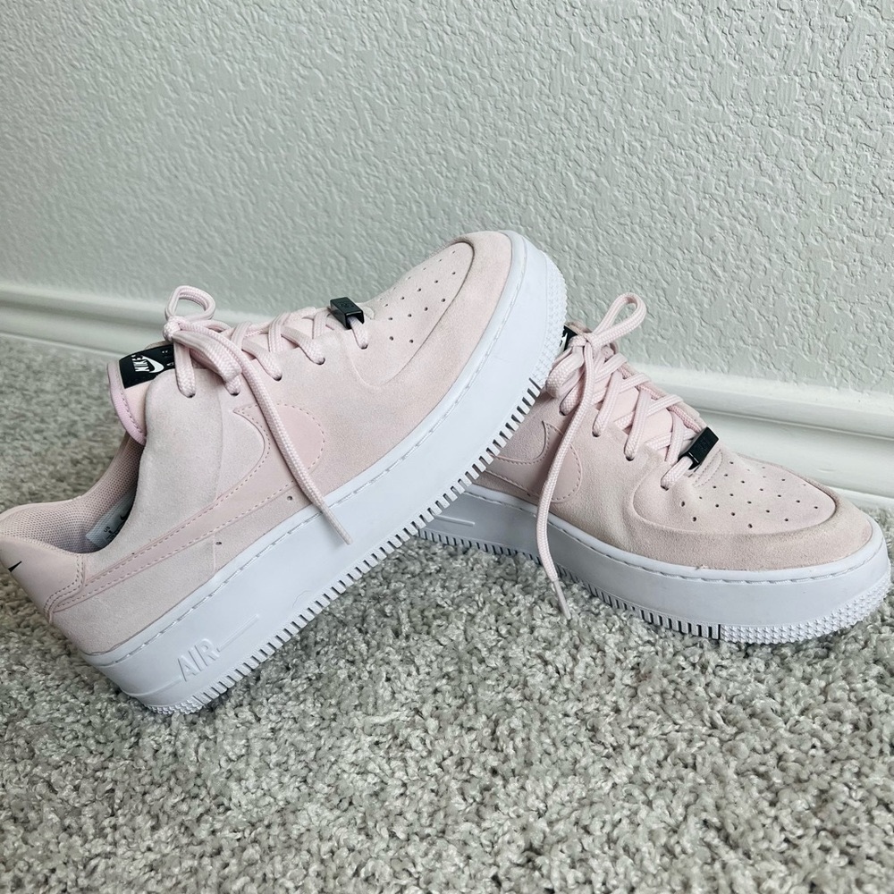 Nike | Air Force 1 | Women’s Light Pink Suede | Size 8